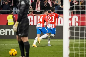 alt 4-3. Épica victoria del Girona ante el Atlético para cerrar la primera vuelta colíder