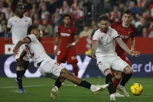 alt 1-1. El Sevilla empata y sigue cerca del peligro por la reacción de Osasuna