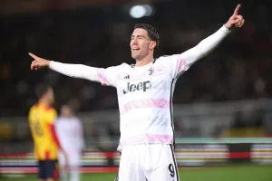 alt 0-3. Vlahovic devora al Lecce y la 'Juve' es líder