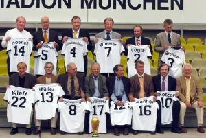 alt Vogts sugiere darle el nombre de Beckenbauer a la Copa de Alemania