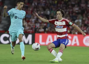 ALT Álvaro Carreras, cedido por el Manchester United, deja de pertenecer al Granada