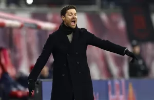 alt El Gladbach, nuevo obstáculo en la lucha del español Xabi Alonso contra la maldición del Vicekusen