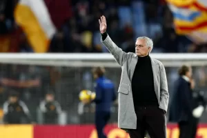 alt "Arrivederci, Roma", Mourinho se despide y saca pecho de la Liga Conferencia