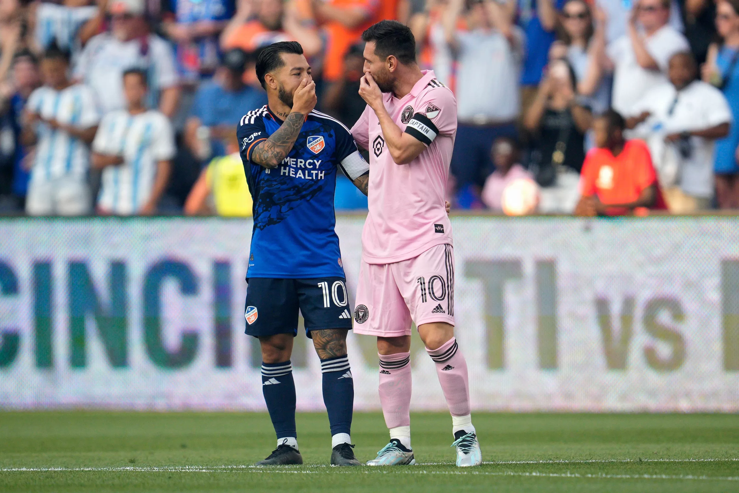 alt Argentinos Luciano Acosta y Lionel Messi, latinos destacados de la MLS
