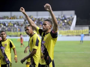 ALT Goles del uruguayo Torres y del argentino Campana impulsan a Real Sociedad y Olancho