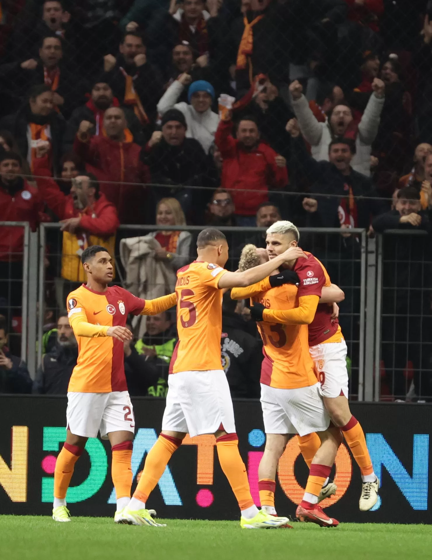 alt 3-2. Icardi da ventaja al Galatasaray y frustra a Preciado en la Superliga tuerca