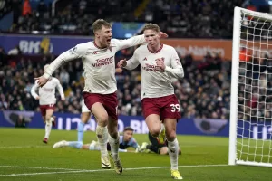 alt 1-2. McTominay confirma el resurgir del United en Villa Park