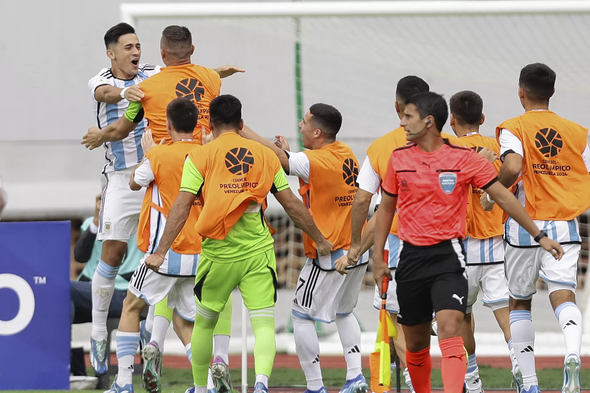 alt 3-3. Argentina mantiene vivo el sueño olímpico tras lograr un agónico empate con Paraguay