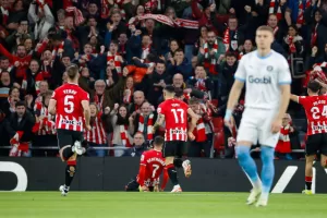alt 3-2. El Athletic alimenta su ambición 'Champions'