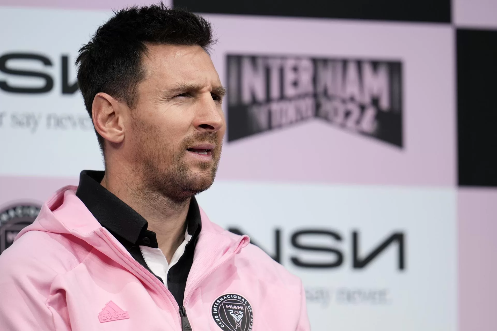 Lionel Messi, durante la rueda de prensa previa al encuentro que jugará su equipo, el Inter Miami, contra el Vissel Kobe japonés. EFE/EPA/FRANCK ROBICHON 