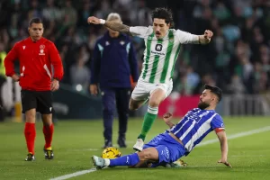 alt 0-0. El Betis sale de la zona europea por su escaso poder resolutivo ante un ordenado Alavés