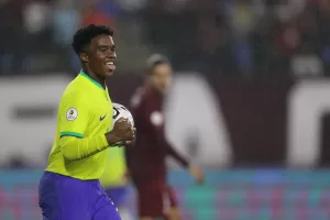 alt 1-2. Brasil gana con sufrimiento y luchará ante Argentina por un cupo a los Olímpícos