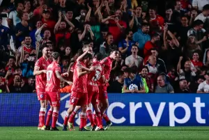 alt Vélez y Argentinos pugnan por histórico billete a su primera final de la Copa de la Liga