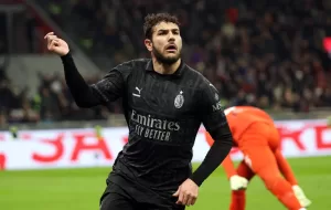 alt 1-0. Theo ahonda en la interminable crisis del Nápoles