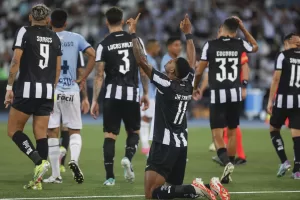 alt Botafogo golea a Aurora con un póker de Júnior Santos y avanza en la Libertadores