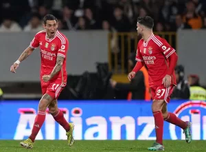 alt Prohibido fallar, Benfica y Sporting pugnan por el liderato