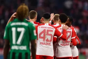 AALT 3-1. El Bayern se impone y sigue a dos puntos del Leverkusen