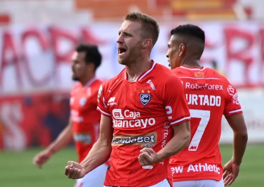 alt Cinco extranjeros, encabezan la tabla de goleadores en Perú