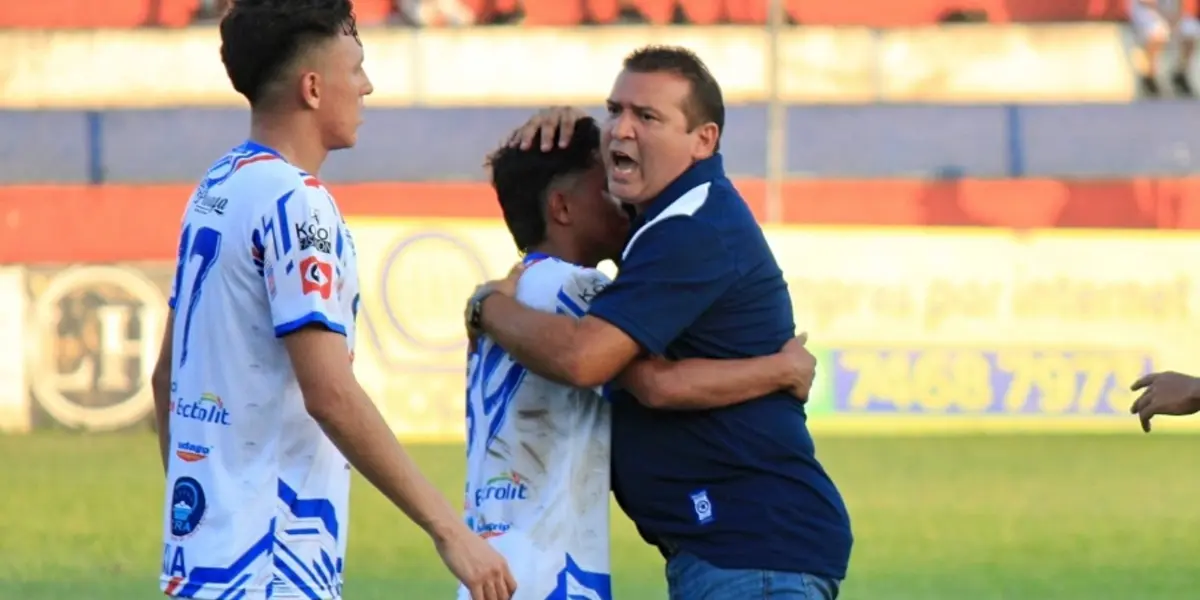 alt El Alianza y Limeño luchan por quedarse con el liderato de la Liga salvadoreña