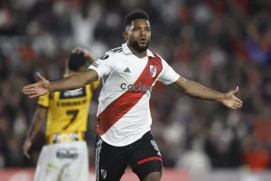 alt Un doblete del colombiano Borja devuelve a River el liderato de su grupo