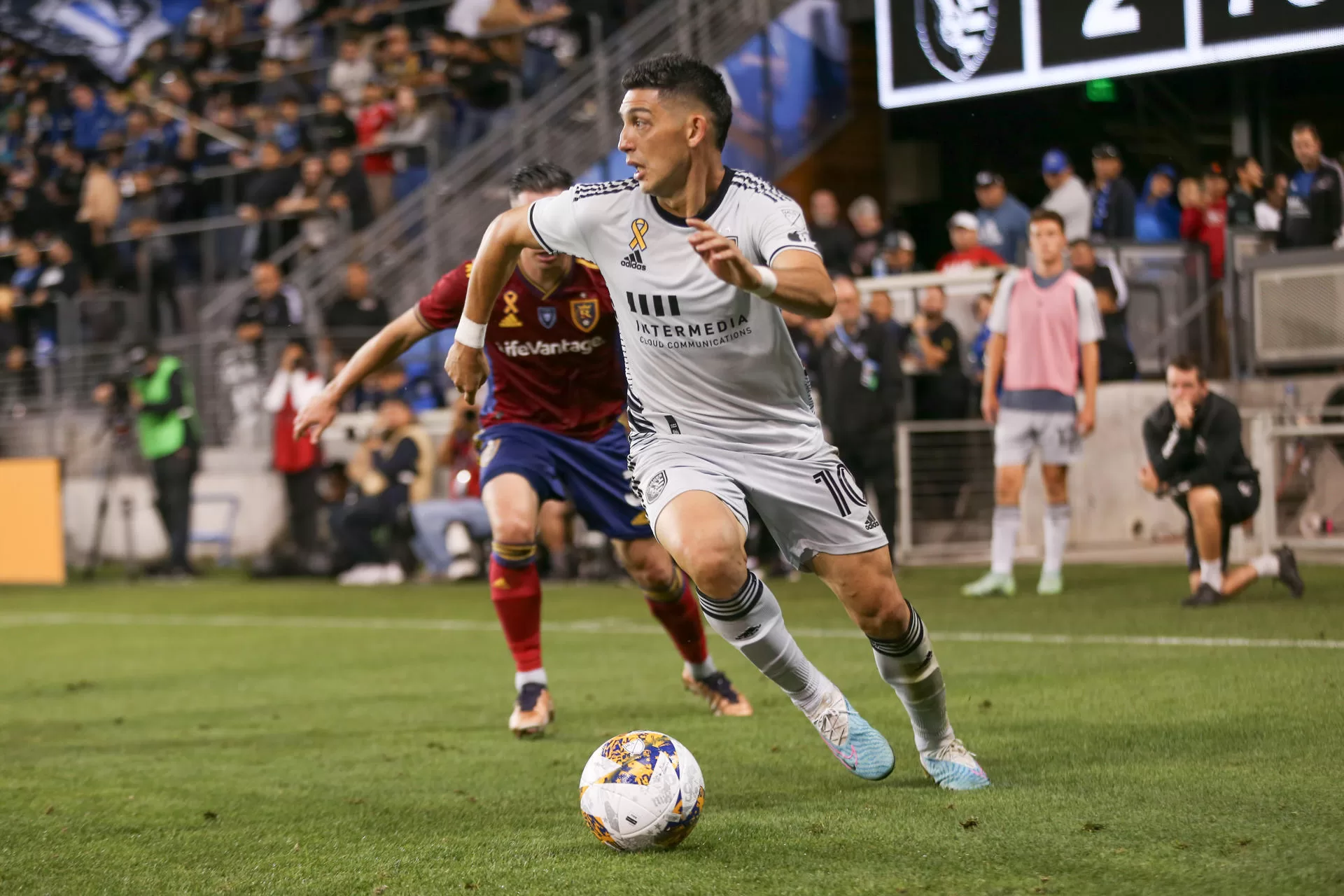 Fotografía cedida por los San Jose Earthquakes donde aparece su extremo derecho, el argentino Cristian Espinoza, que afronta este sábado la segunda jornada de la MLS con un partido muy especial para su equipo: el 'California Clásico' frente al LA Galaxy. EFE/Bob Drebin/Prensa San Jose Earthquakes