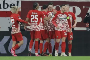 alt 1-0. Gregoritsch saca petróleo en el Europa-Park Stadion