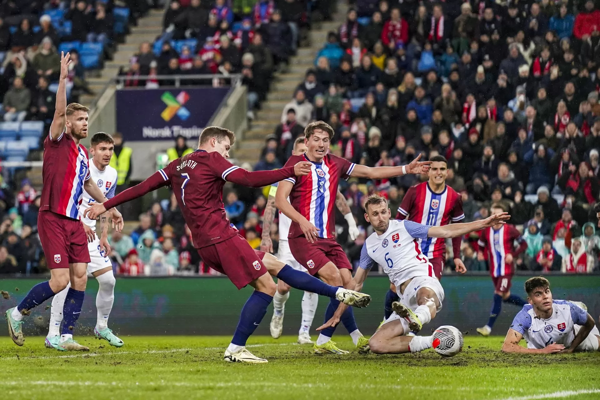 Sorloth marca el 1-0. EFE/EPA/Fredrik Varfjell 