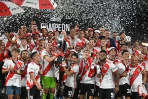 alt River derrota 'in extremis' a Estudiantes y se corona supercampeón del fútbol argentino