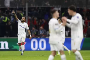 alt Con los argentinos Balerdi y Rulli, el Marsella doblega al Newcastle