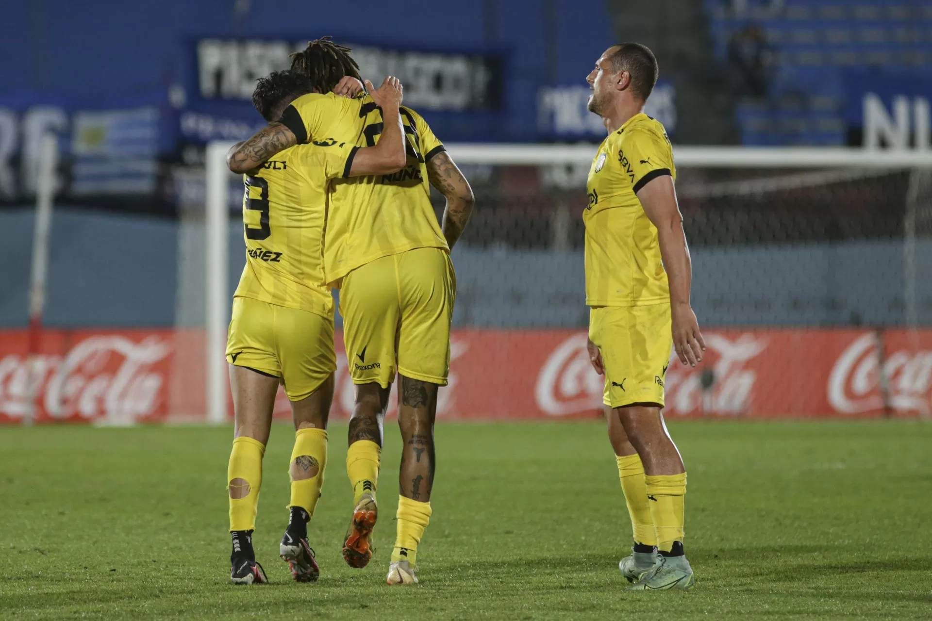 alt Peñarol suma su quinta victoria al hilo y sigue liderando el Torneo Apertura de fútbol en Uruguay