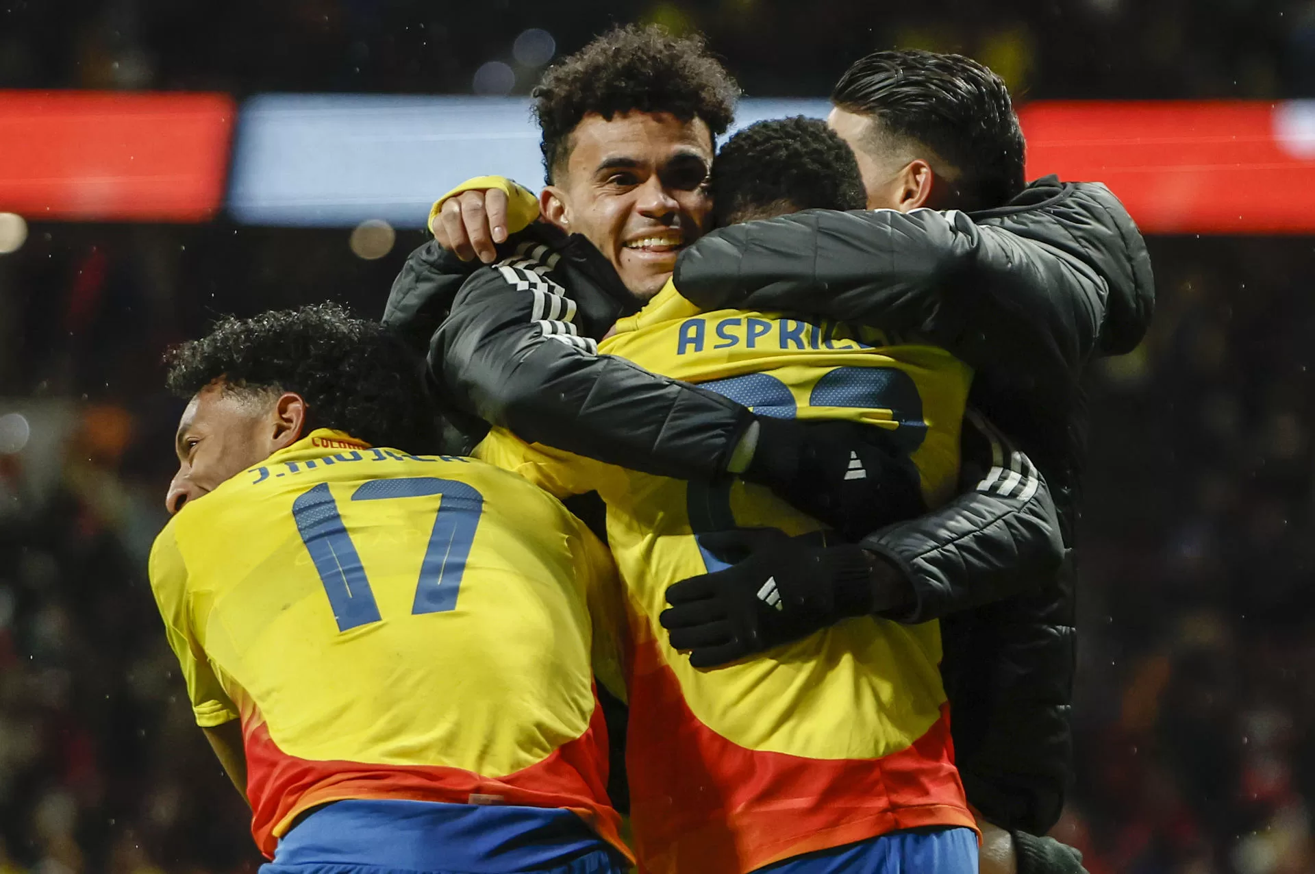 alt 3-2. Colombia disfruta ante Rumanía y alcanza los veintiún partidos invicta