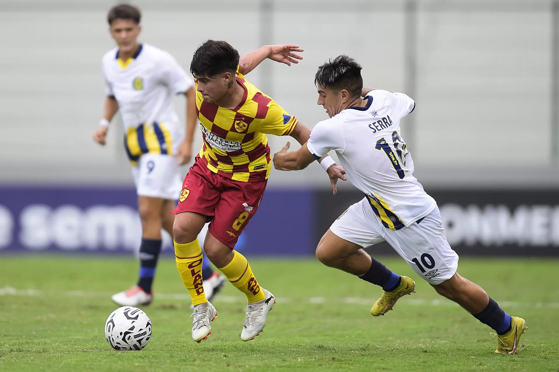 Aucas destituye al entrenador argentino Gabriel Pereyra