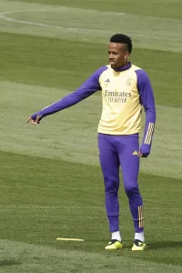 alt Ancelotti confirma la vuelta de Militao y no le descarta de titular contra el City