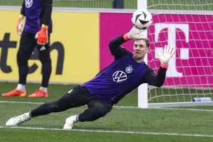 alt Se frustra el regreso de Neuer: no jugará contra Francia por una lesión muscular
