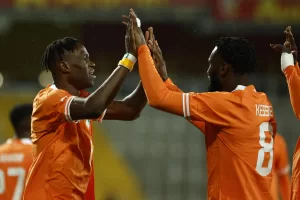 alt 2-1. El campeón de África pone en alerta a Uruguay