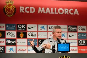 alt El liderazgo de Javier Aguirre asegura 1 millón de euros al RCD Mallorca
