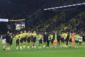 alt 3-1. El Borussia Dortmund entierra las opciones de 'Champions' del Eintracht