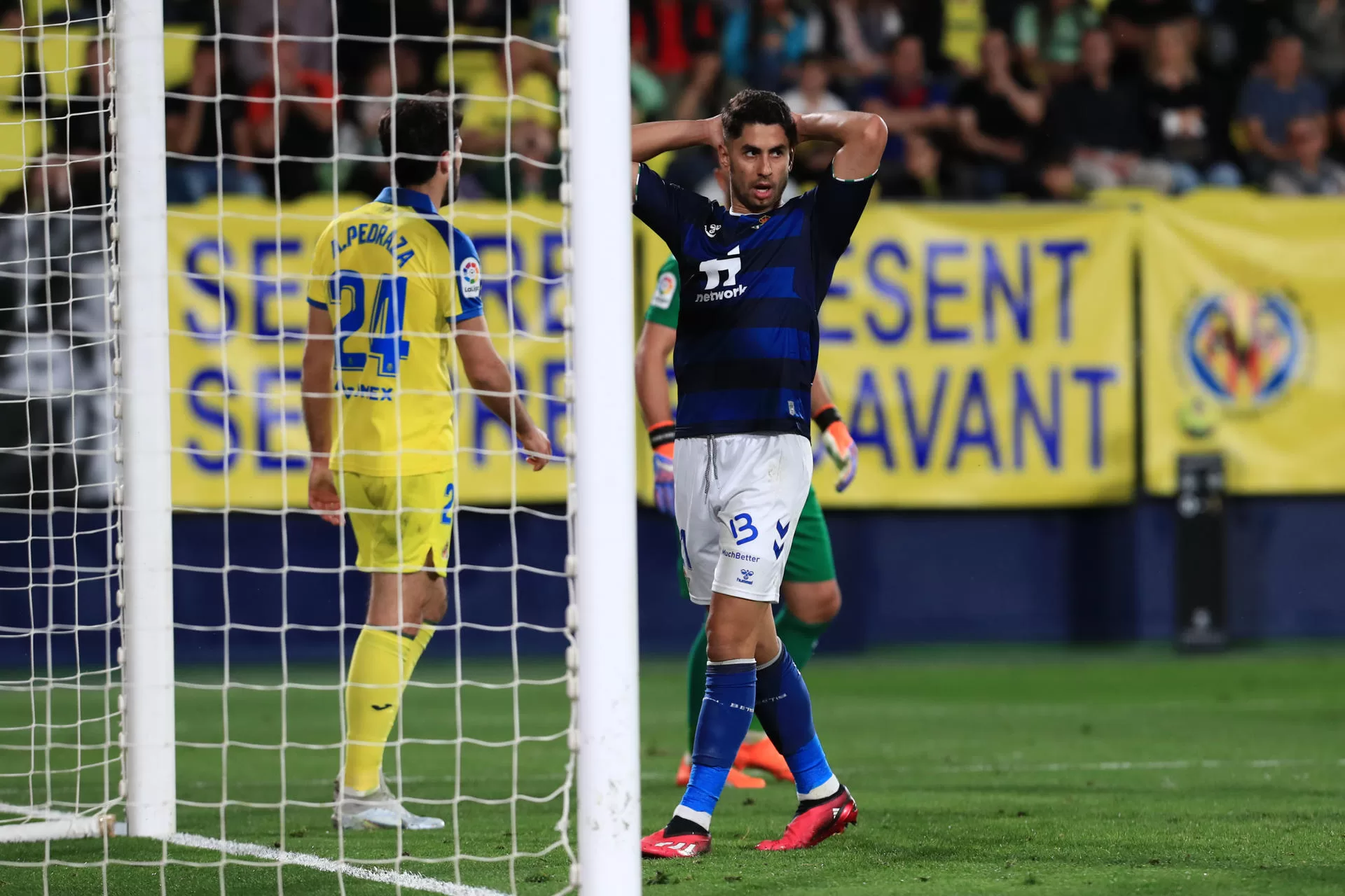 El Betis busca acercarse a la quinta plaza y el Villarreal resarcirse del batacazo europeo