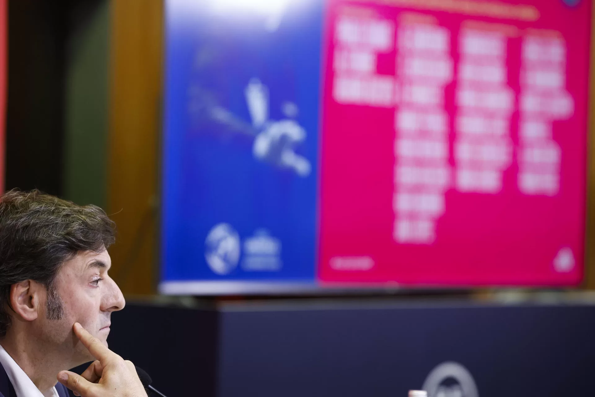 El entrenador de la selección española sub-21, Santi Denia, durante la rueda de prensa en la que anunció la lista de convocados para el amistoso contra Eslovaquia y el partido de clasificación para el Europeo ante Bélgica. EFE/Zipi Aragón 