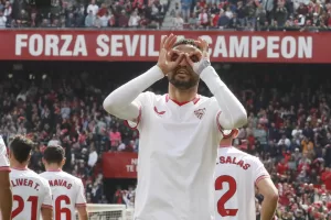 alt 3-2. El Sevilla sigue al alza y la Real Sociedad continúa deprimida