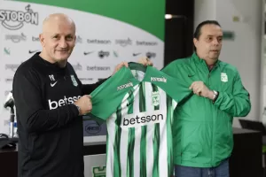 alt El uruguayo Repetto, preparado para el gran desafío de dirigir un Atlético Nacional en crisis