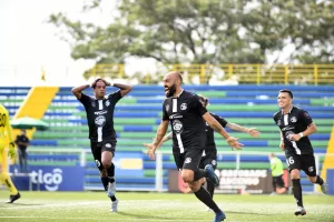 ALT Mexicano Pérez y panameño Medina, buscan el ultimo cupo a las finales en Costa Rica