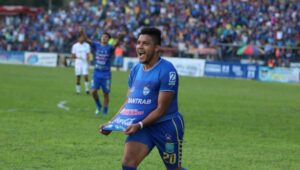alt El argentino Rocca aporta doblete a la goleada que lleva a las semifinales al Municipal