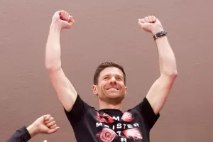alt Xabi Alonso: "Ser parte de la historia del Leverkusen es muy especial"