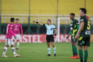 alt Always Ready recibe a César Vallejo en un duelo con una terna arbitral femenina