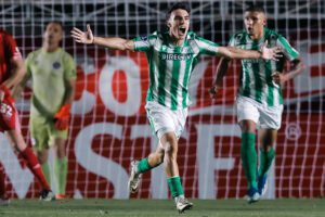 alt Un maltrecho Nacional paraguayo recibe a un Racing de Montevideo interesado en liderar el Grupo F