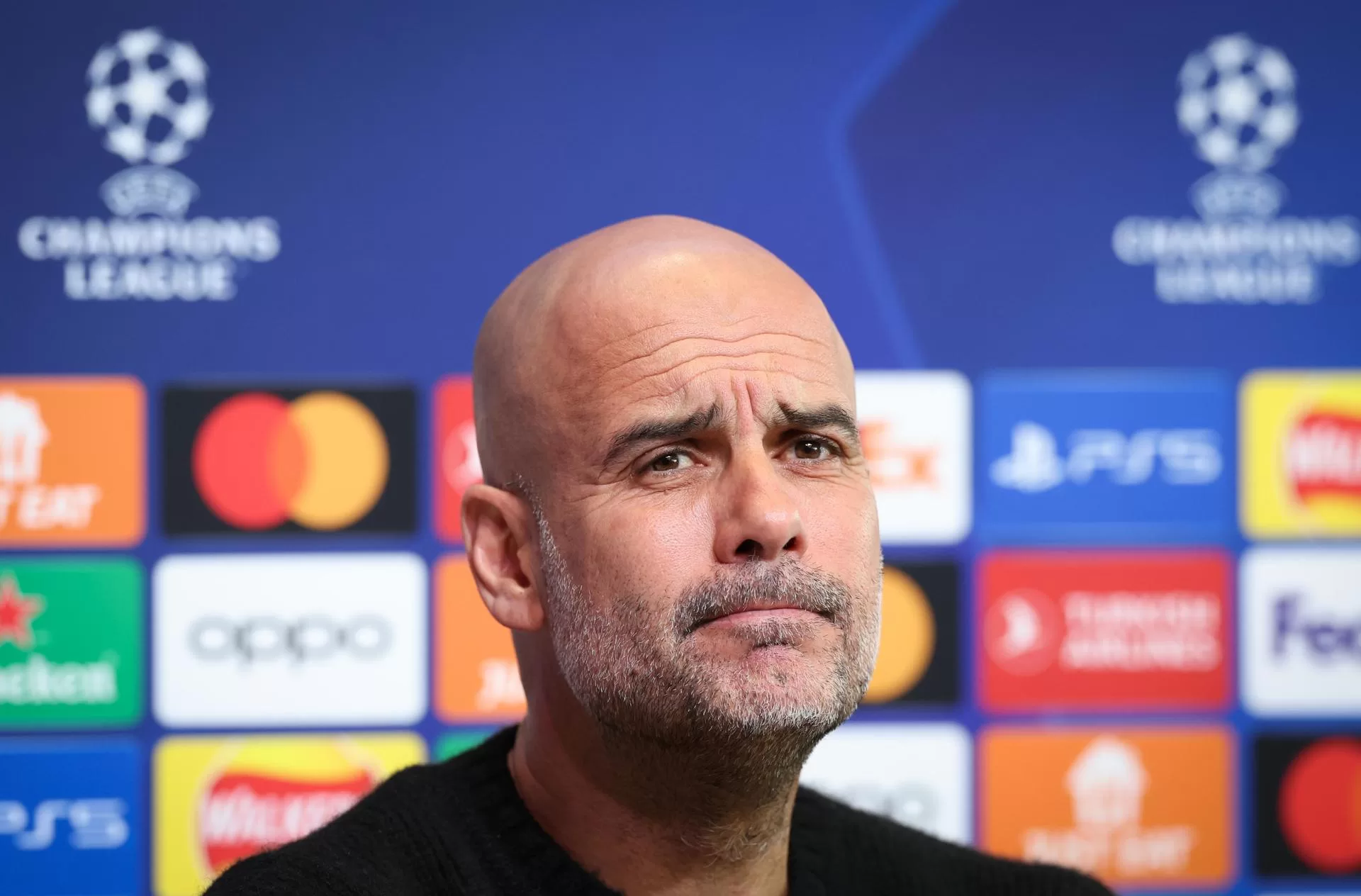Pep Guardiola, técnico del Manchester City, durante la rueda de prensa en la previa de la vuelta de cuartos de final en el Etihad Stadium frente al Real Madrid. EFE/EPA/ADAM VAUGHAN 