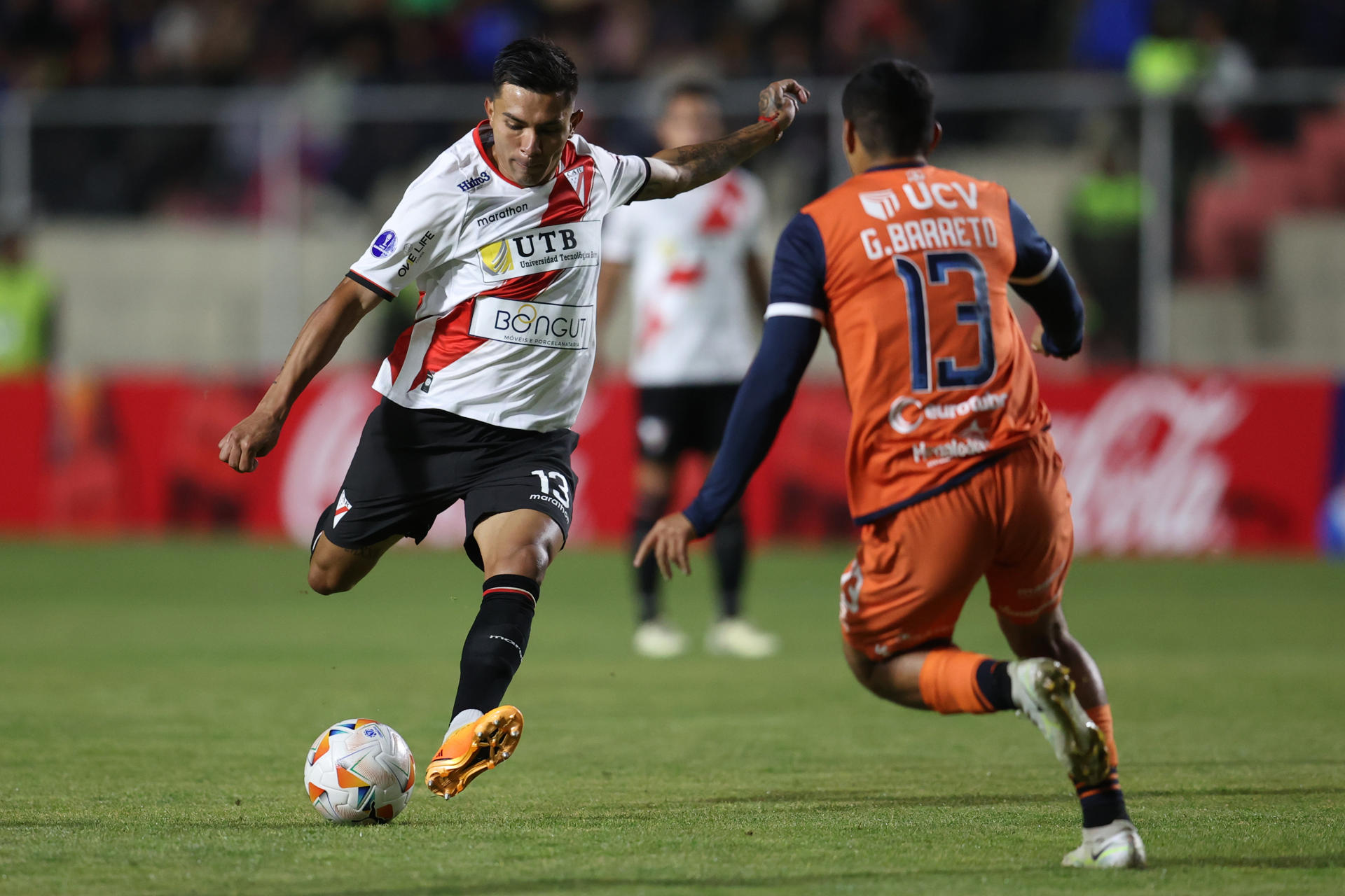 alt 2-0. Cuéllar y Martínes colocan a Always Ready en la cima del grupo A de la Sudamericana