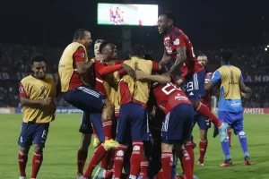 alt Medellín se mete en la pelea y el Bucaramanga de Dudamel pierde el liderato del fútbol en Colombia