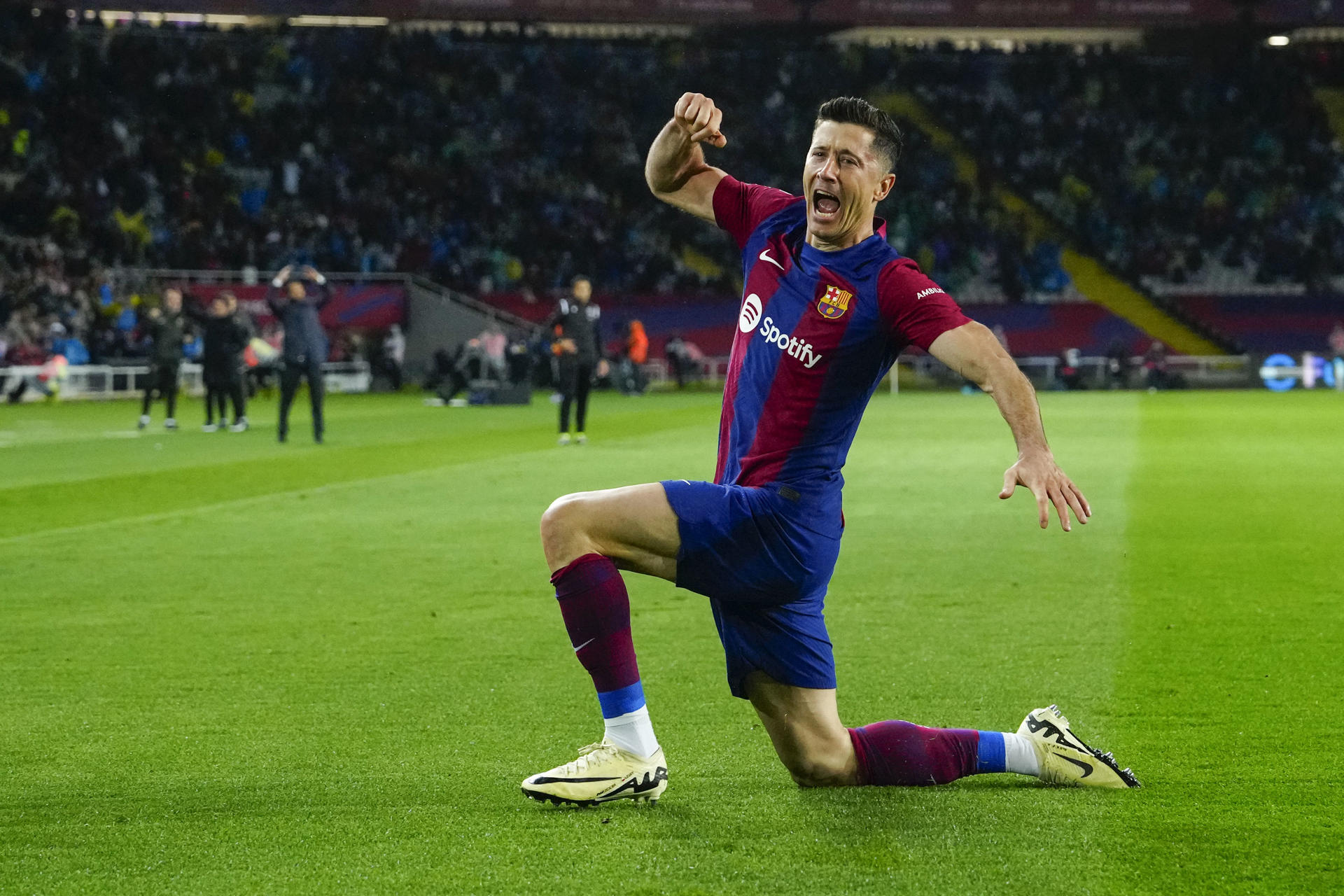 alt 4-2. Lewandowski rescata a tiempo al Barça ante un combativo Valencia
